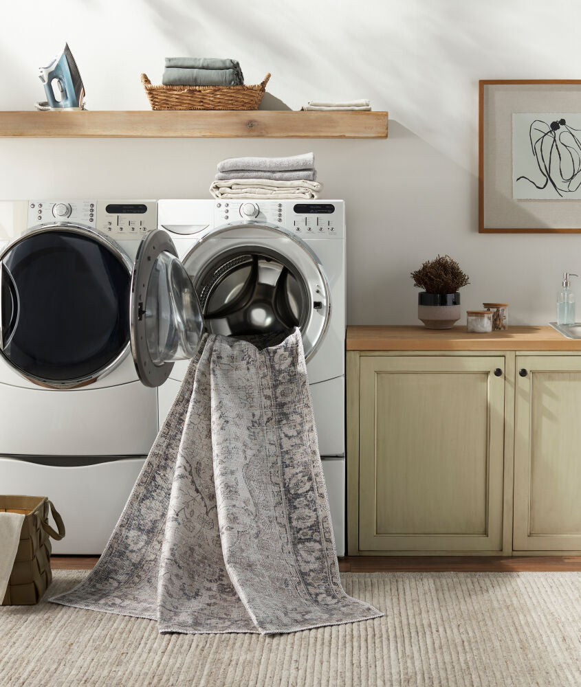 Amelie AML-2385 Black / Cream Rug