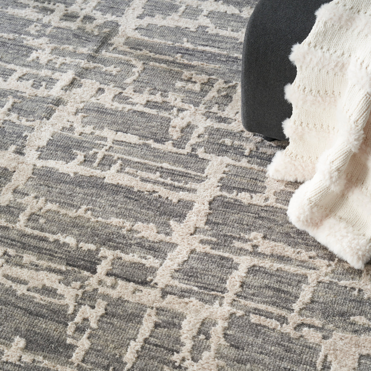 Luna Area Rug Luna LUN02 Grey Silver Rug- Rectangle 7'9