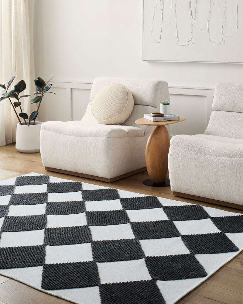 Lyna LYA-2350 Charcoal / White Rug