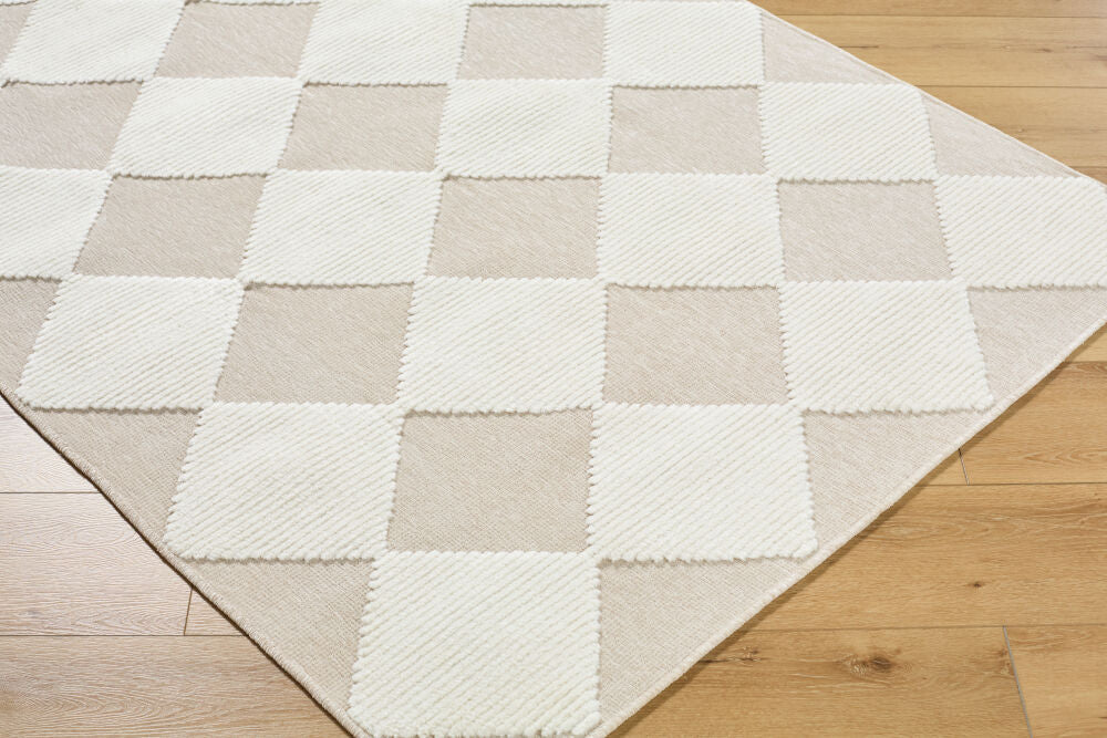 Lyna LYA-2357 Beige / Cream Rug