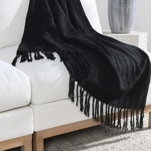 TC Hunter Black Throw Blanket