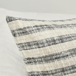 TL Linna Natural/Black Pillow