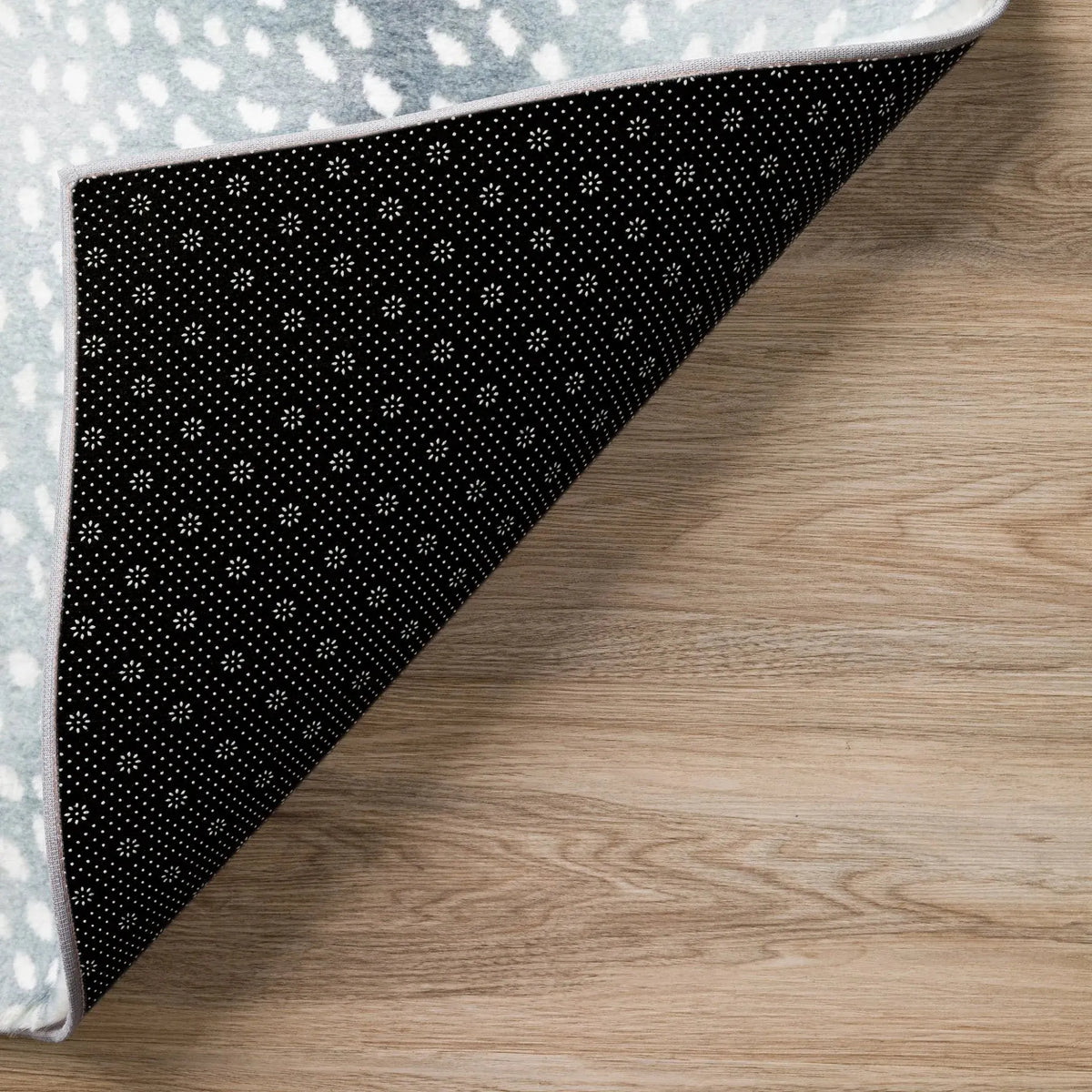 Akina AK3 Flannel Rug