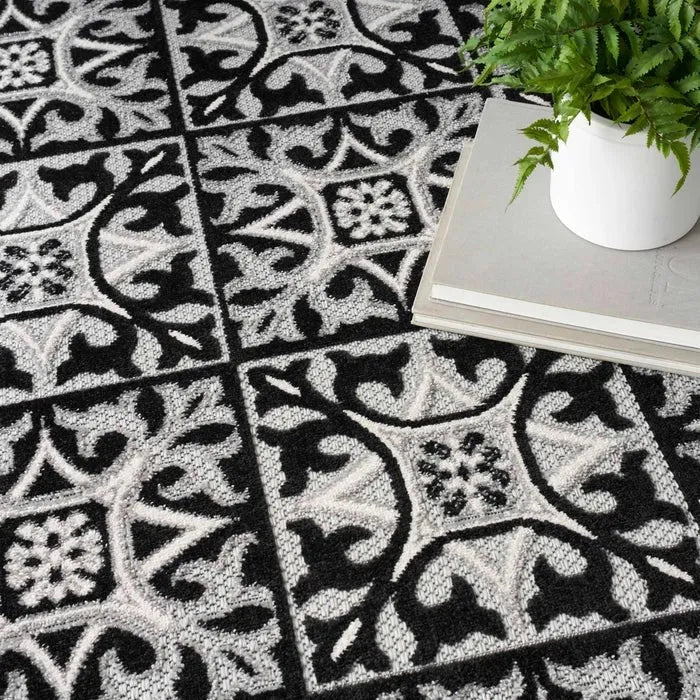 Aloha ALH34 Black/White Area Rug - Rug & Home