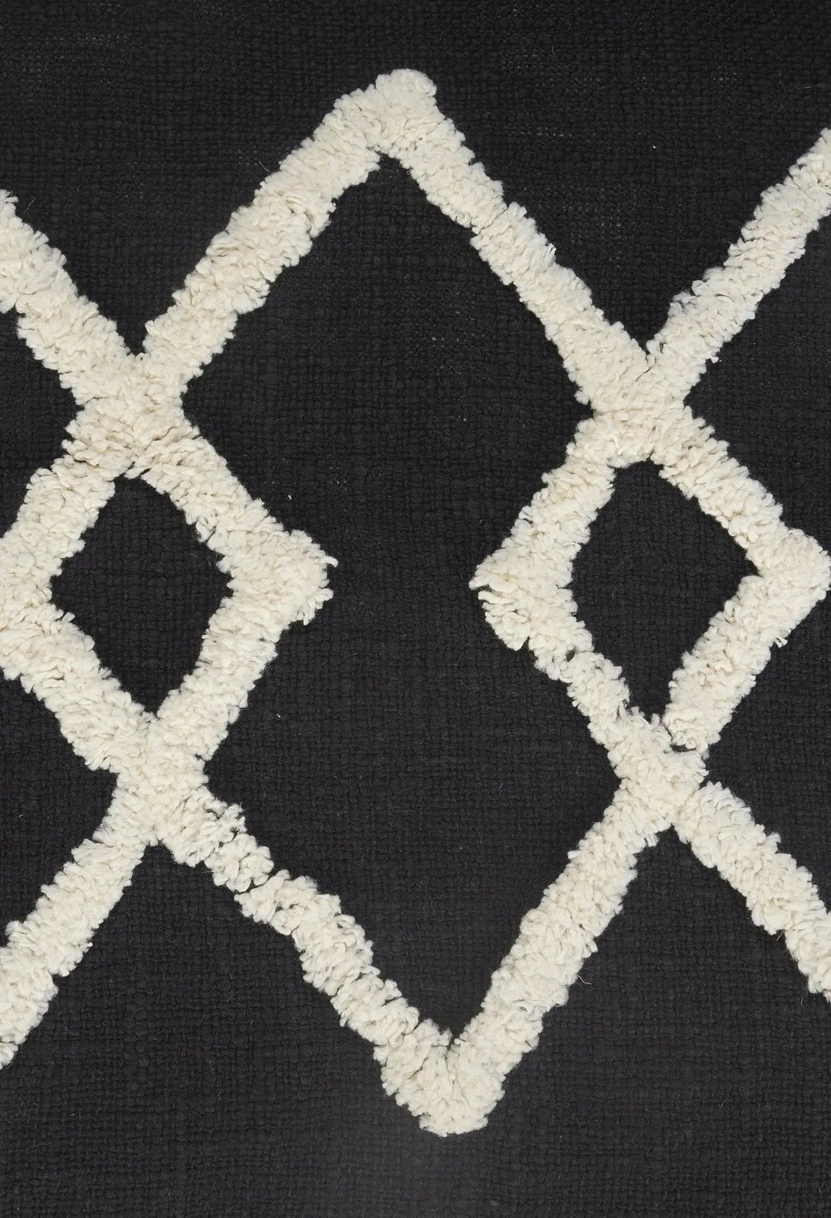 Avant-Garde Lr07542 White/Black Pillow