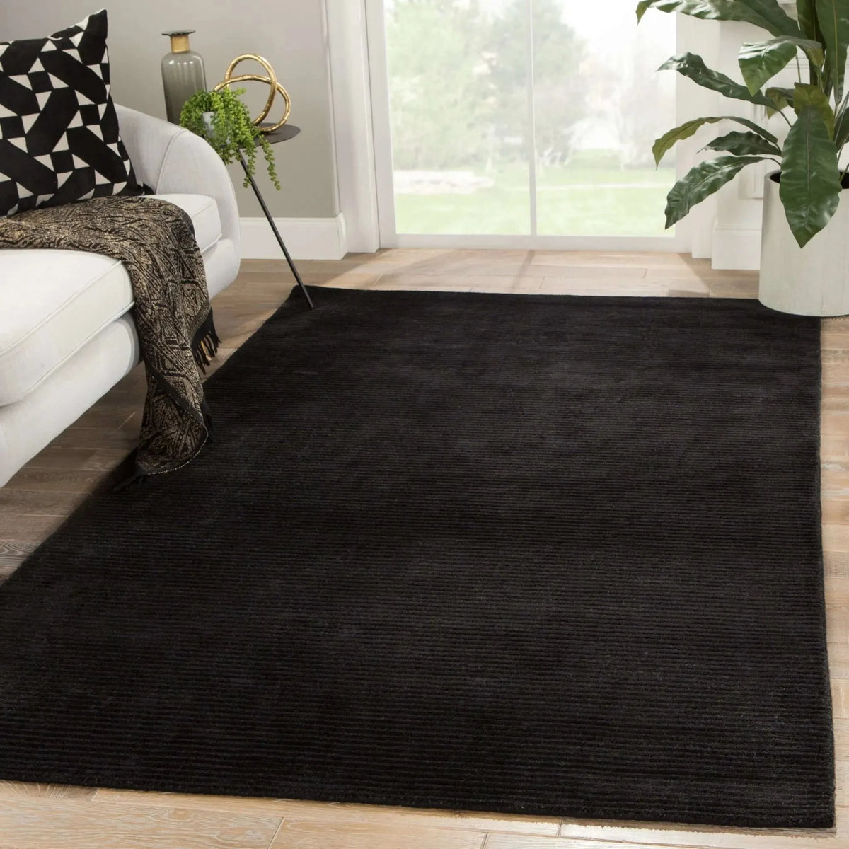 Basis BI32 Basis Jet Black Rug