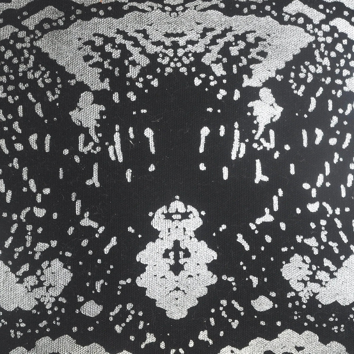 Beastly Lr07665 Black/Silver Pillow