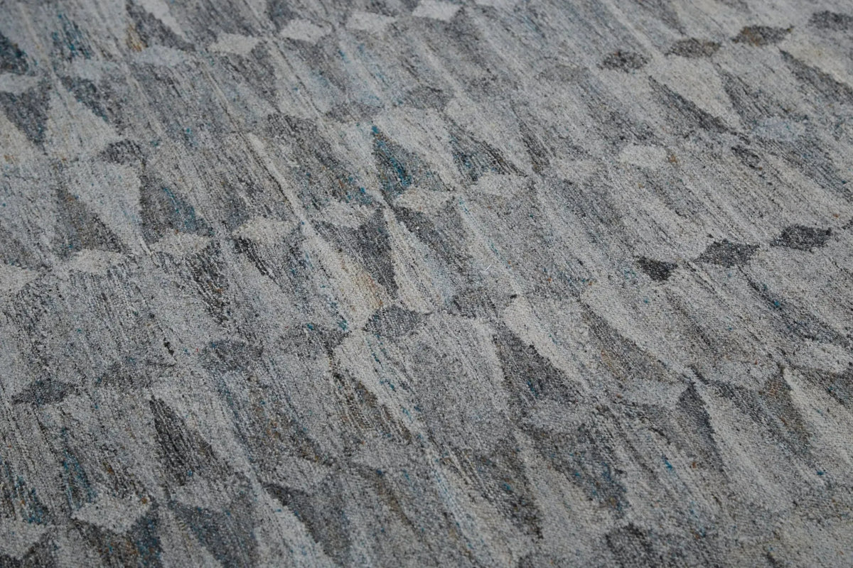 Beckett 8900814F Gray/Silver Rug