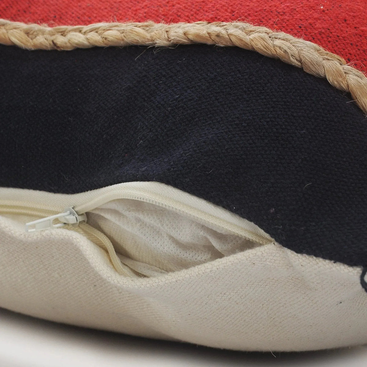 Cape Cod Lr07636 Red/Navy Pillow