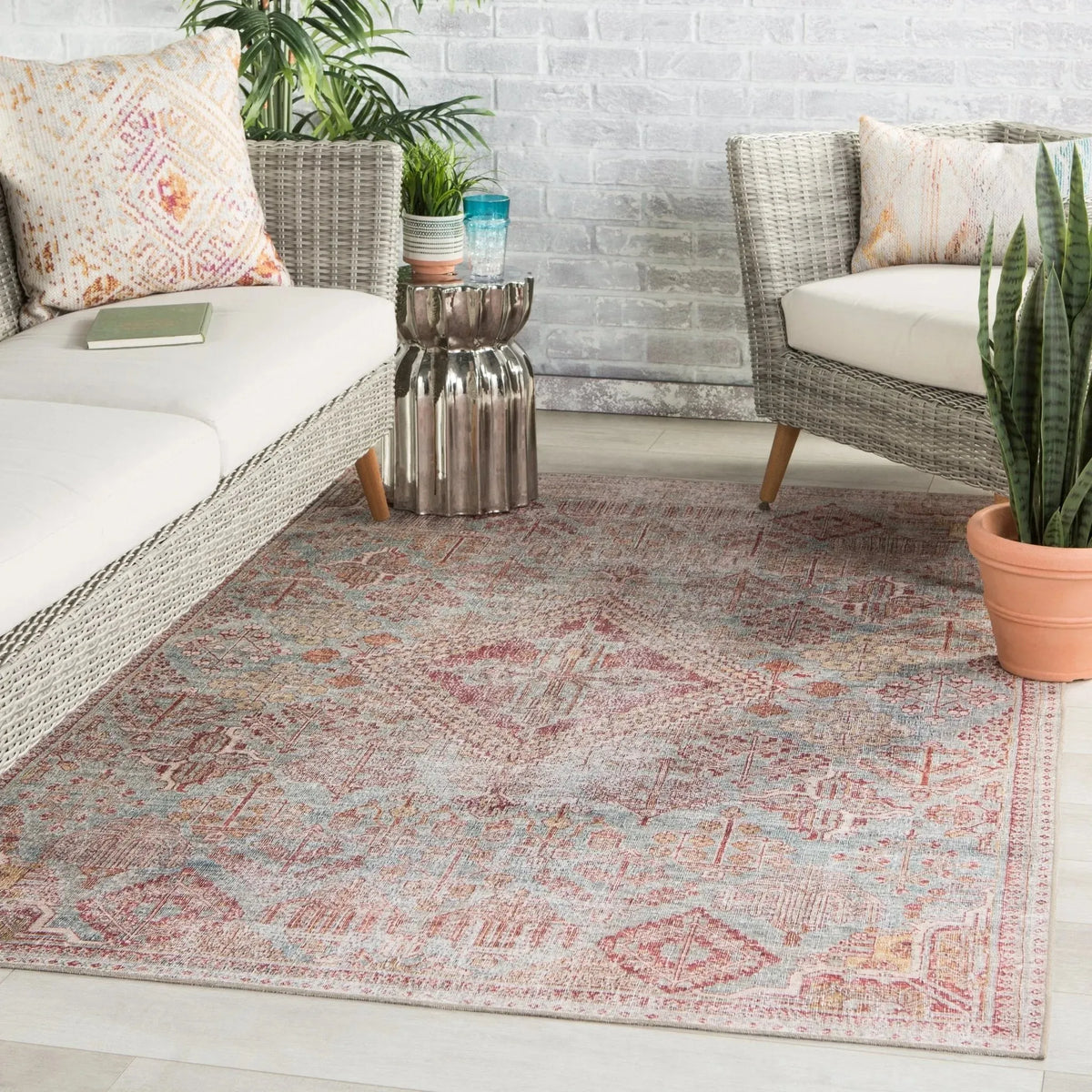 Chateau Cht05 Kendrick Sky Blue/Pink Rug