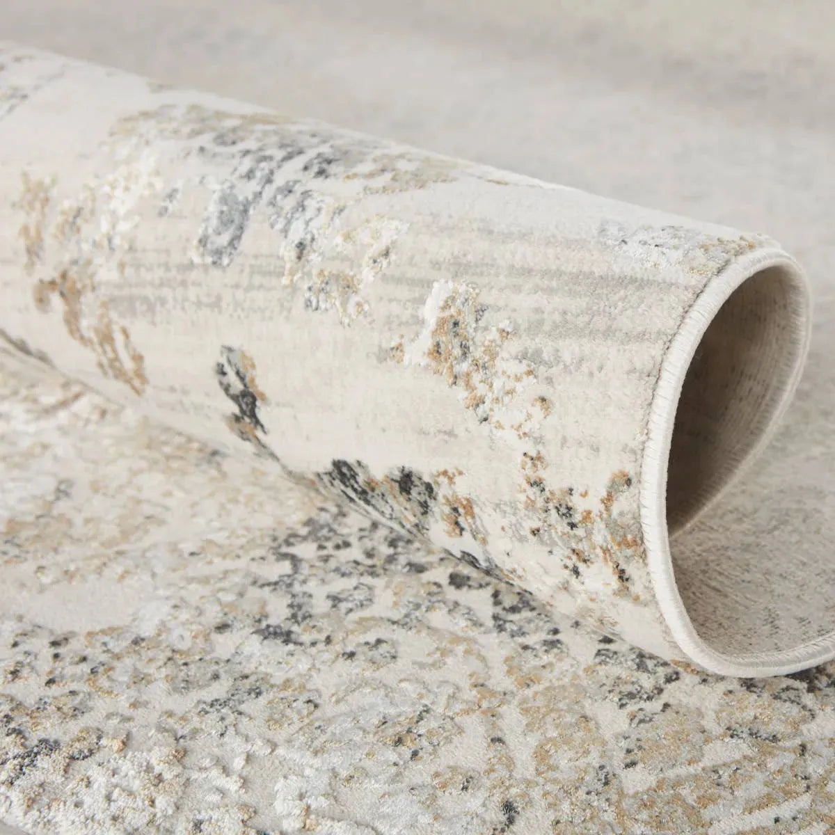 Cirque CIQ23 Basilica Silver Birch/Medal Bronze Rug