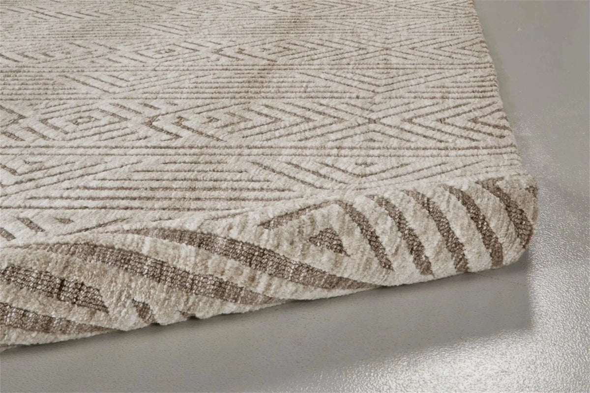 Colton 8791F Tan Rug