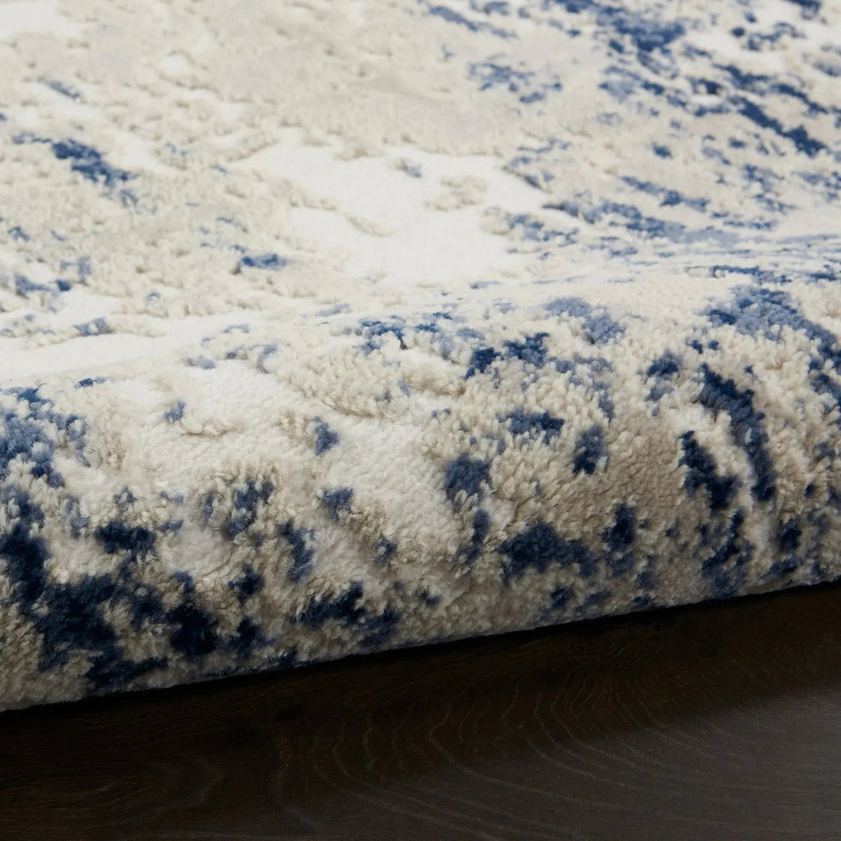 Cyrus CYR03 Ivory/Navy Rug