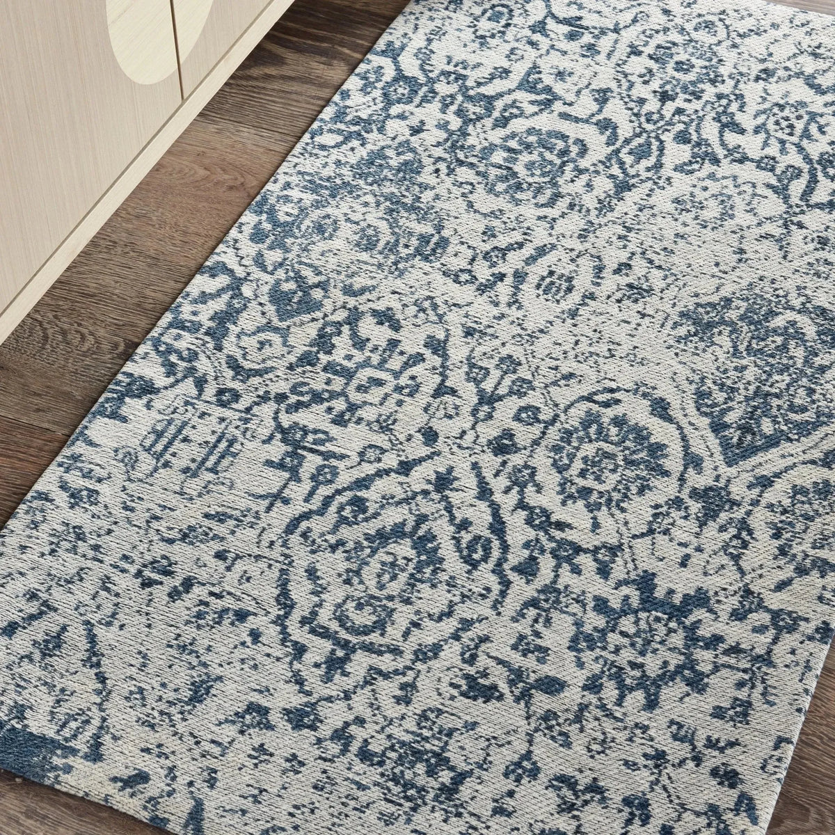 Damask DAS06 Blue Rug