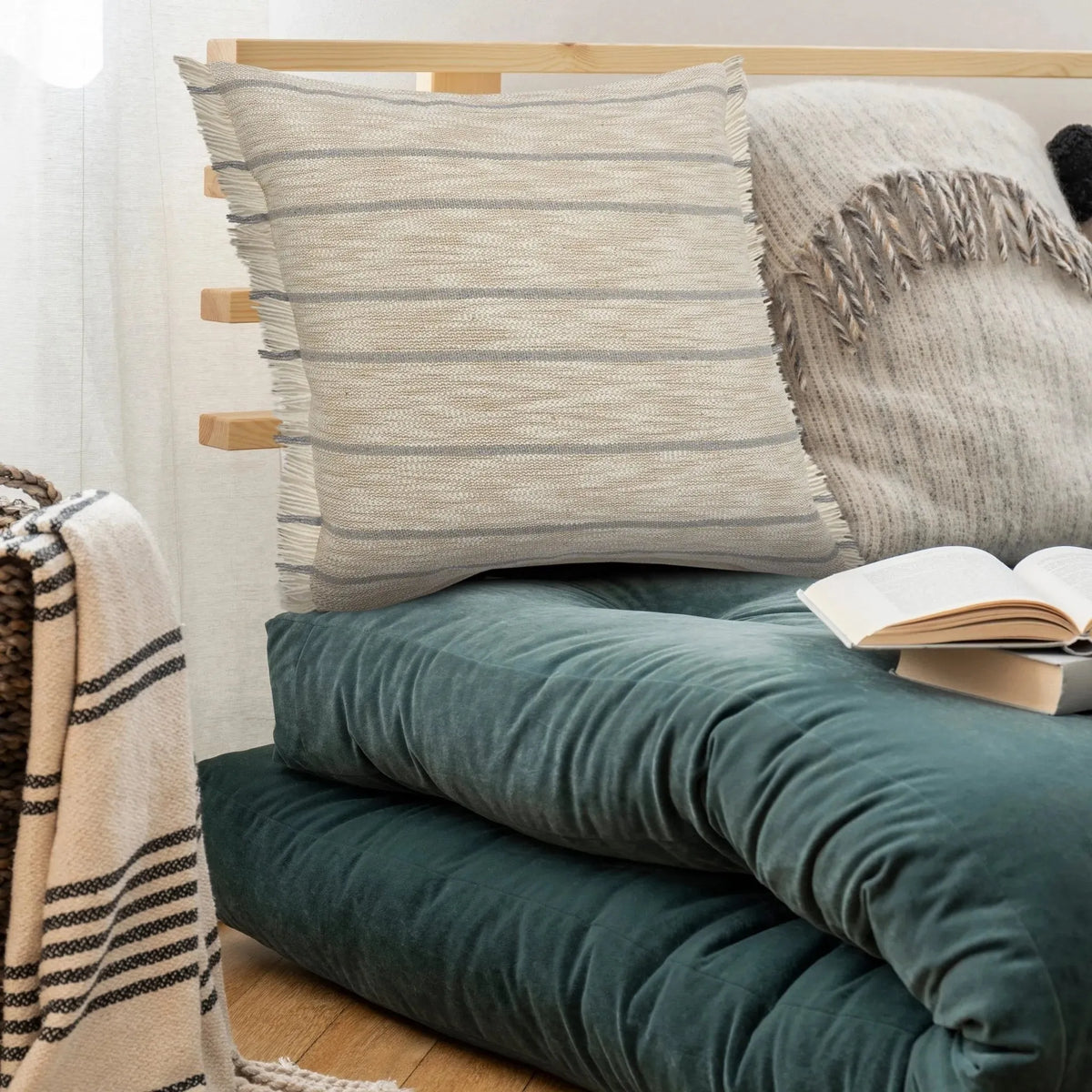 Drew Lr07635 Taupe/Dusty Blue Pillow