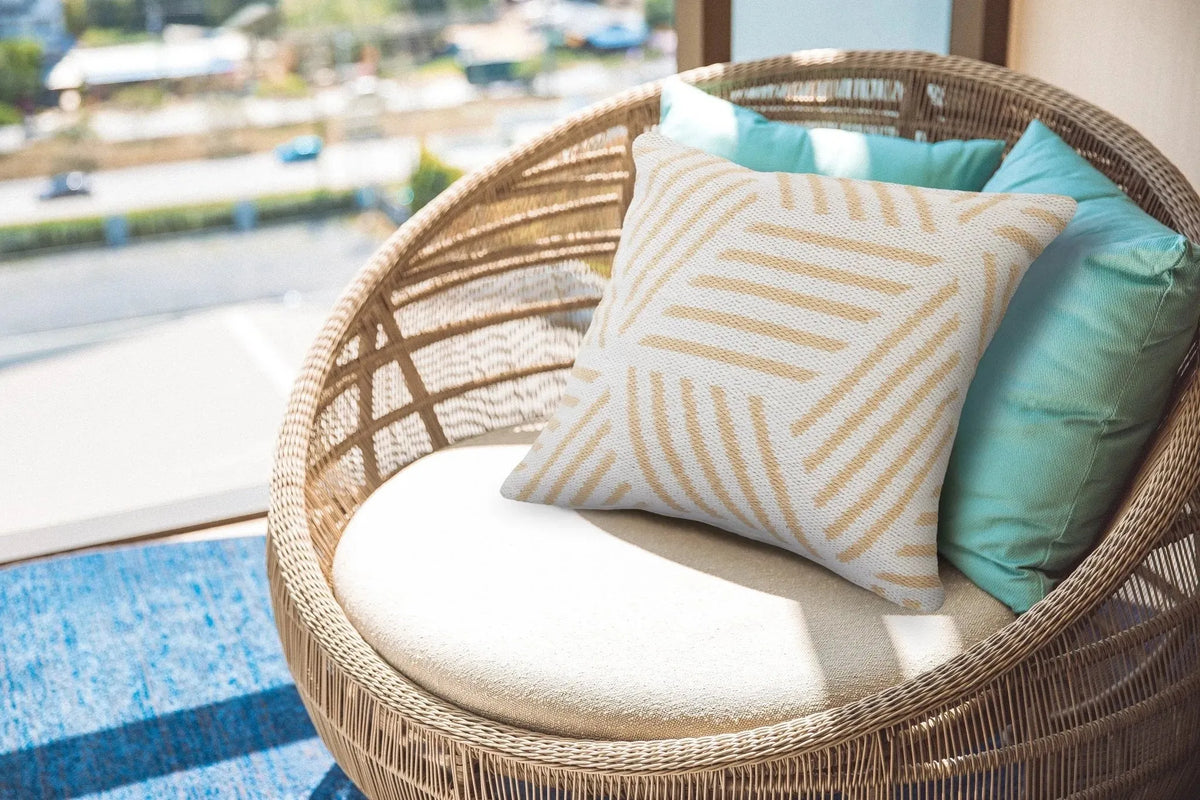 Elemental Lr07551 Tan/White Pillow