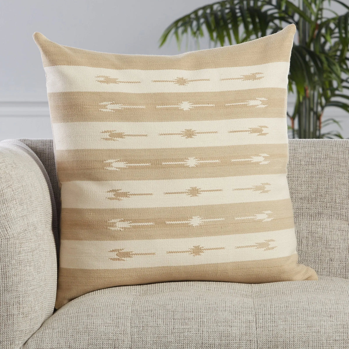 Emani Emn02 Vanda Taupe/Cream Pillow - Rug & Home