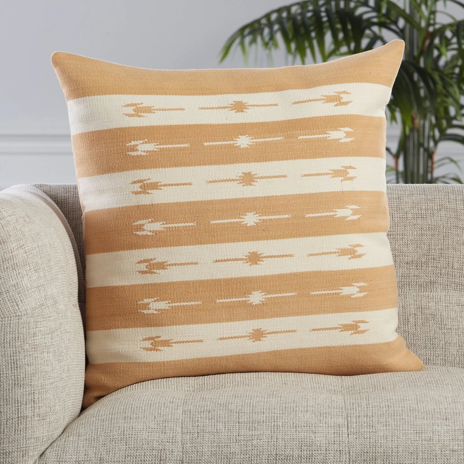 Emani Emn03 Vanda Light Tan/Cream Pillow - Rug & Home