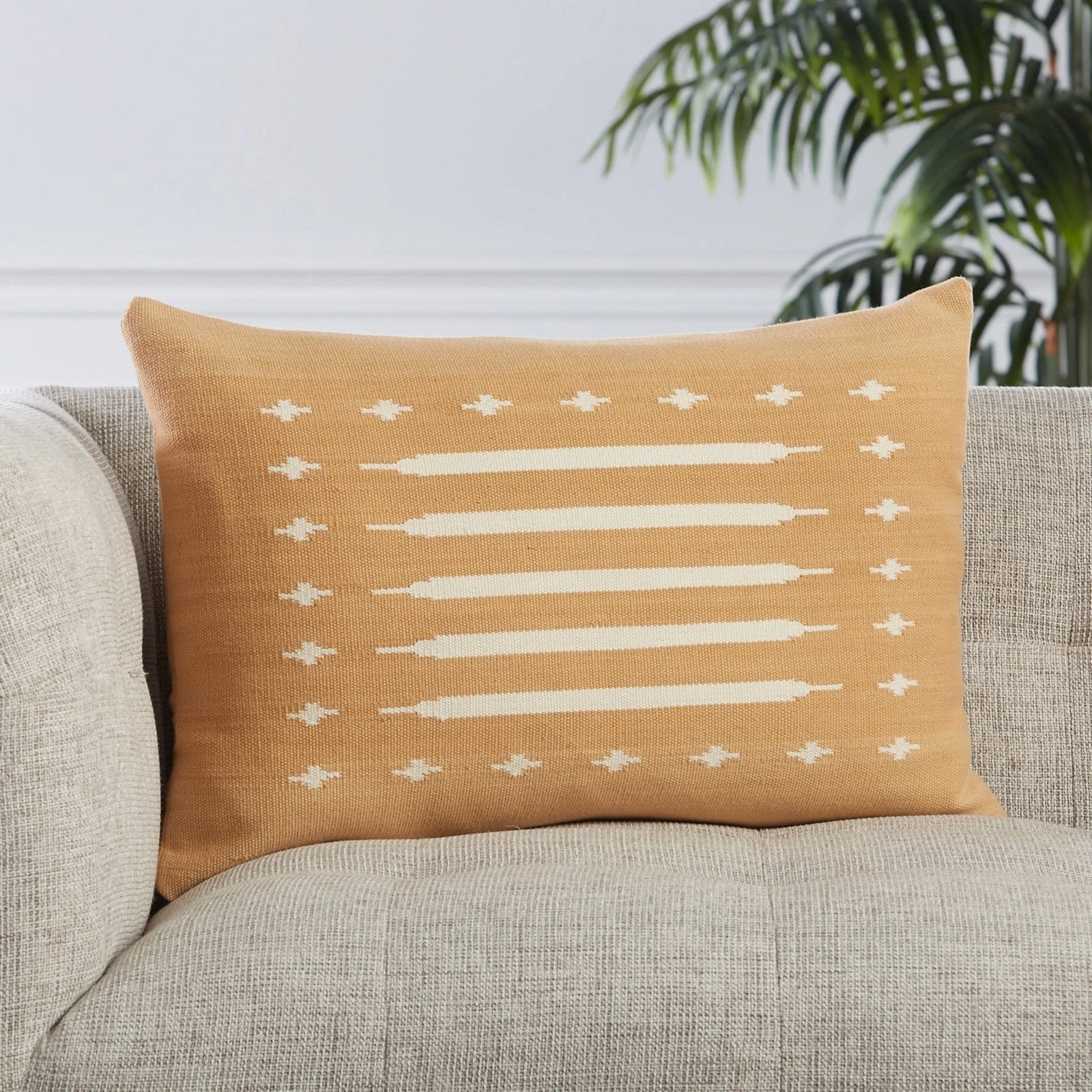 Emani Emn06 Ikenna Light Tan/Cream Pillow - Rug & Home