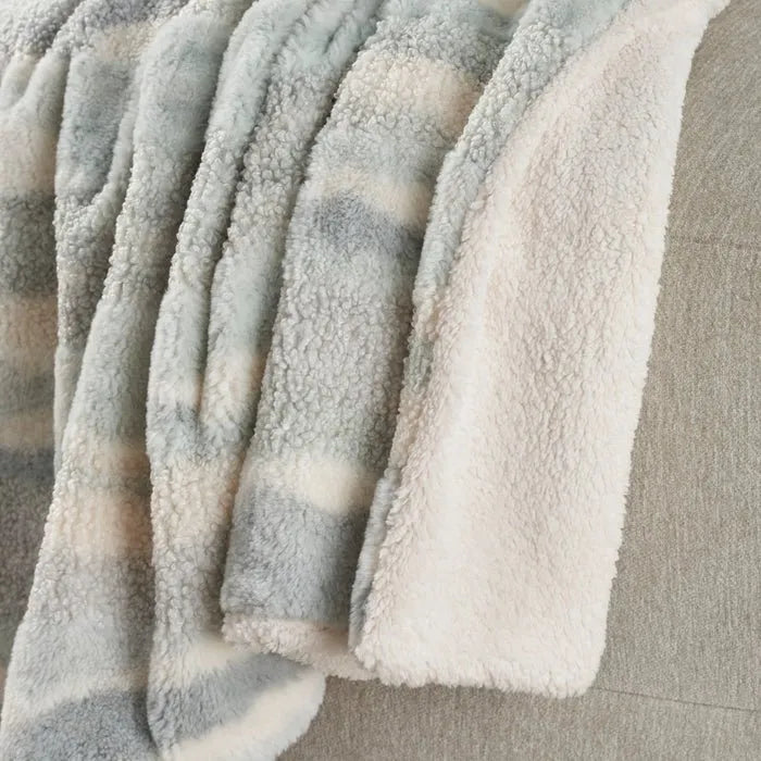 Faux Fur RD520 Seafoam Throw Blanket - Rug & Home