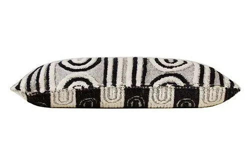 Groove 08243WHT White/Blue Pillow