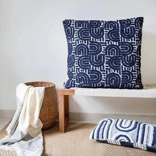 Groove 08243WHT White/Blue Pillow