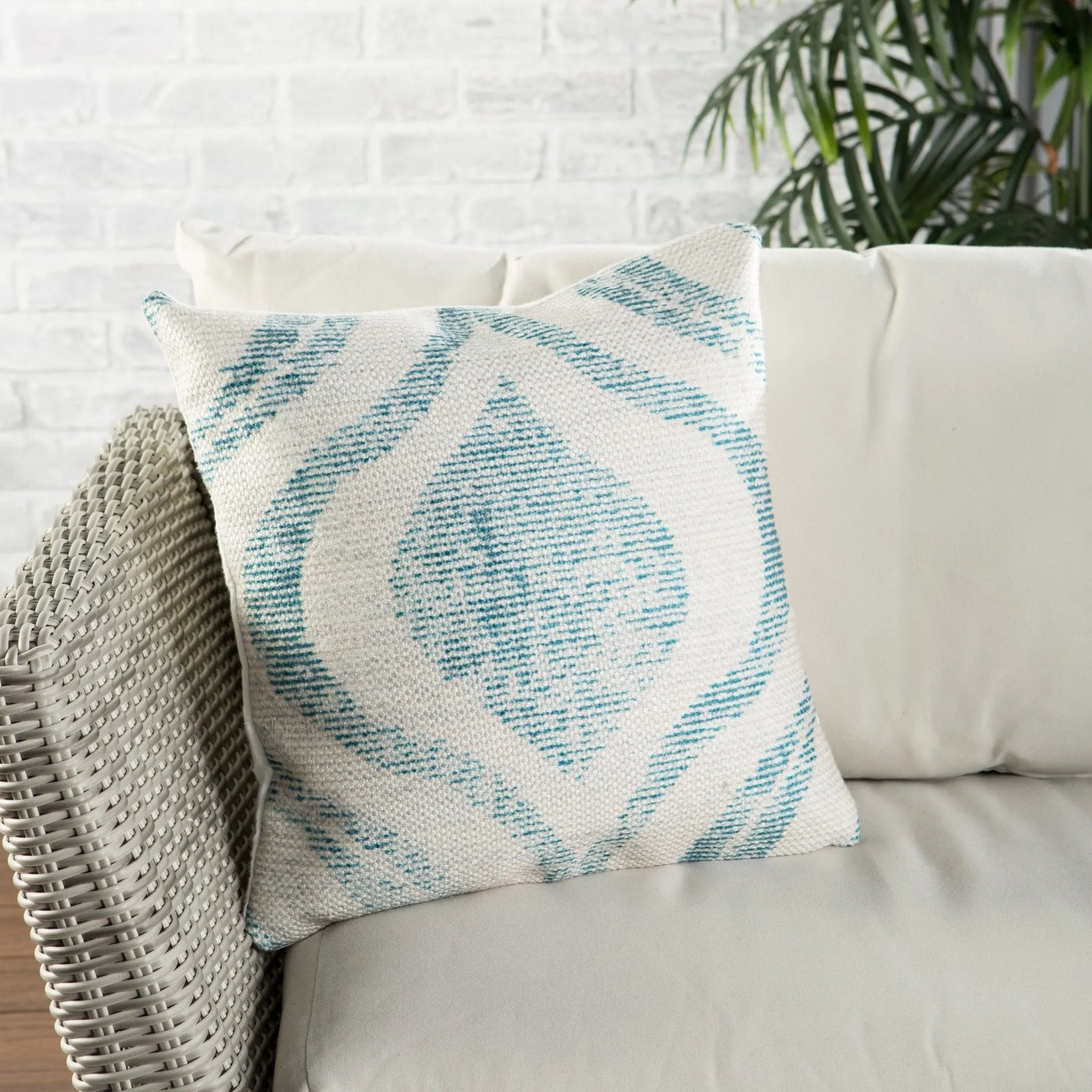 Groove By Nikki Chu Grn07 Cymbal Teal/Cream Pillow - Rug & Home