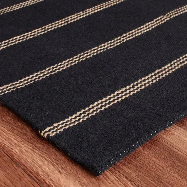 Hampton 03395BLK Black Rug