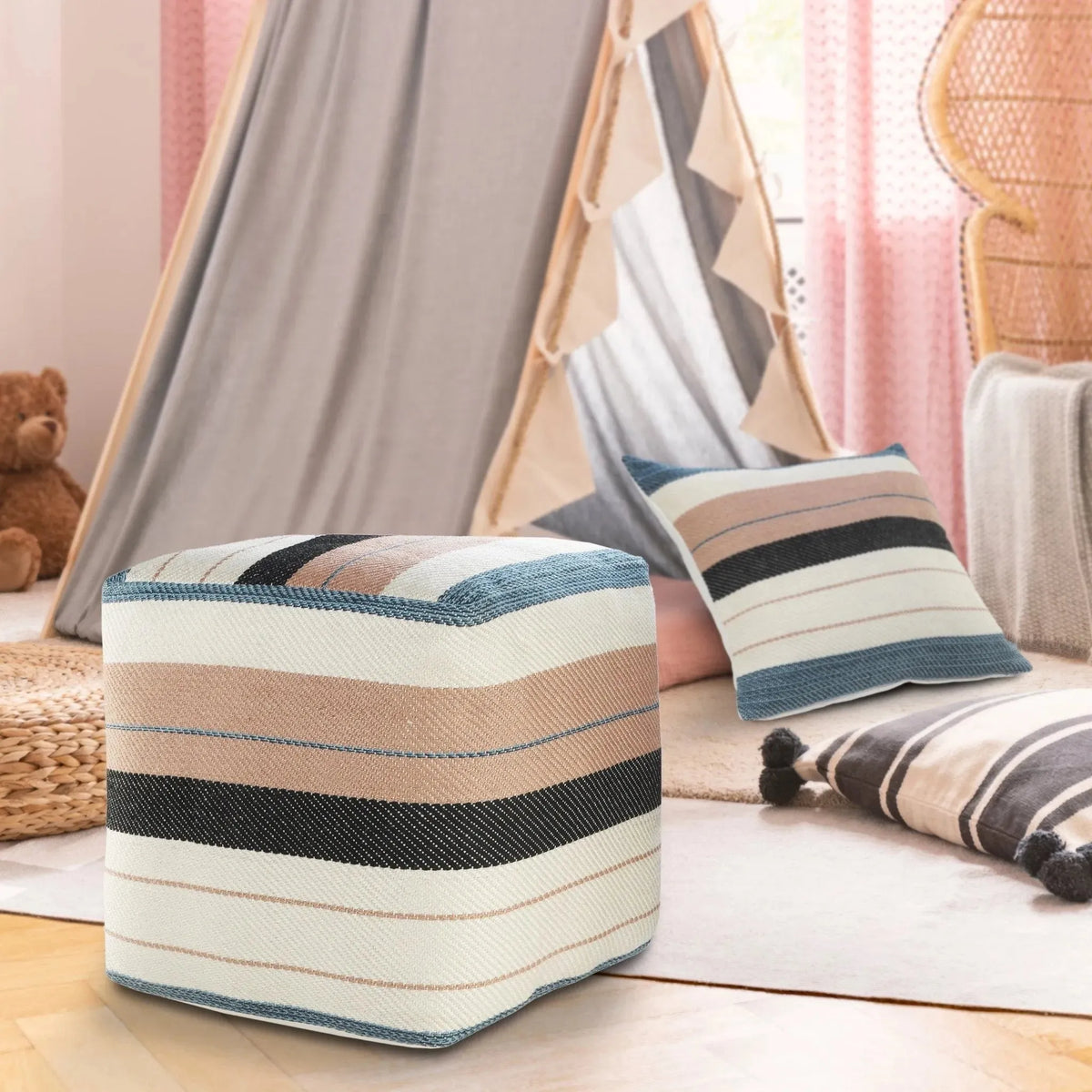 Indoor/Outdoor Lr34017 Multi Pouf