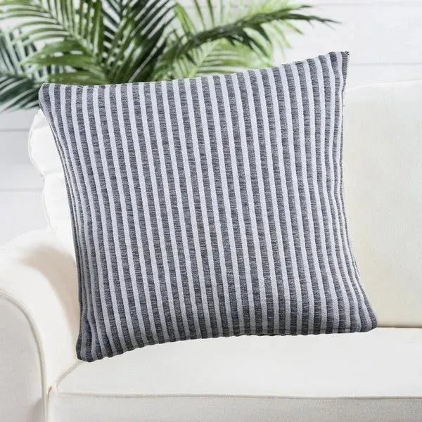 Insignia 04651GRY Grey Pillow