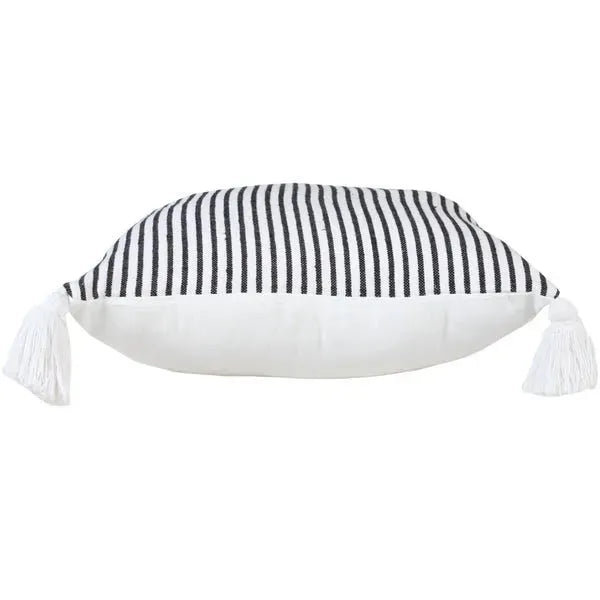 Insignia 07774BKT Black/White Pillow