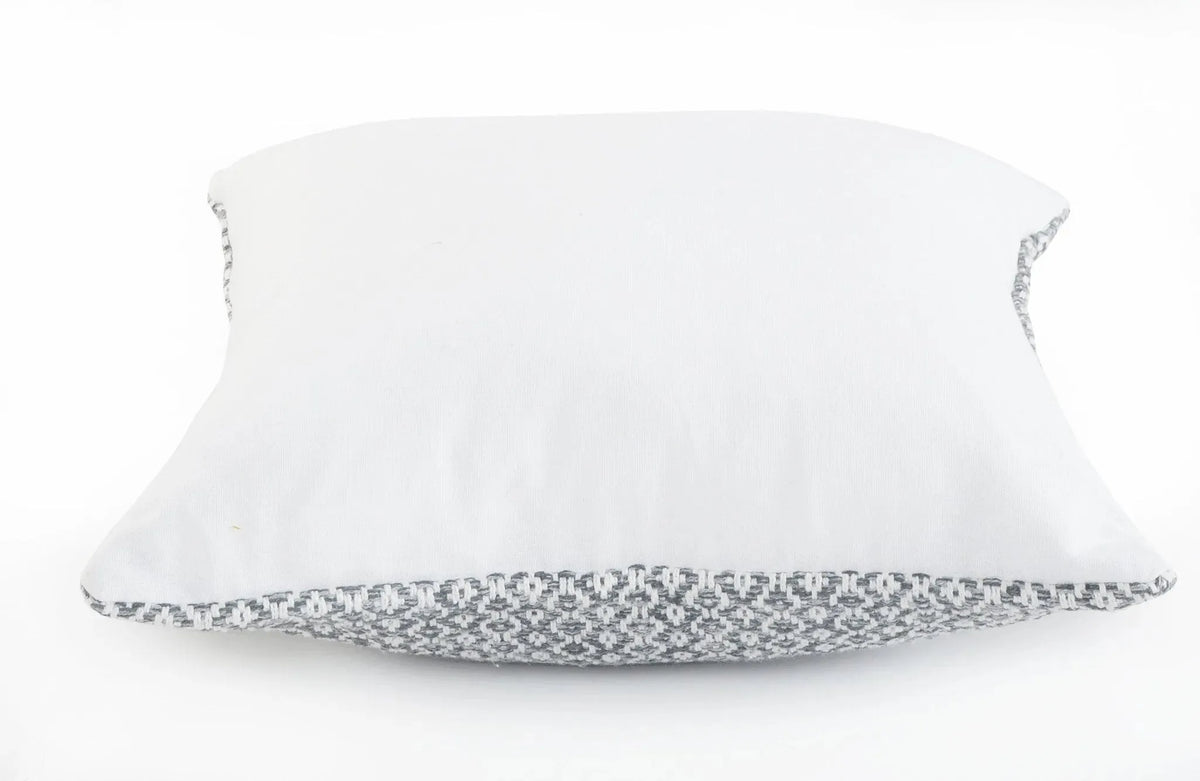 Intertwining Diamond LR07399 Throw Pillow
