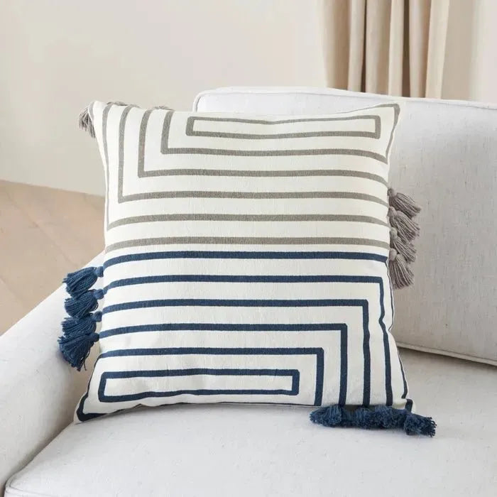 Lifestyle CN029 Light Grey/Navy Pillow