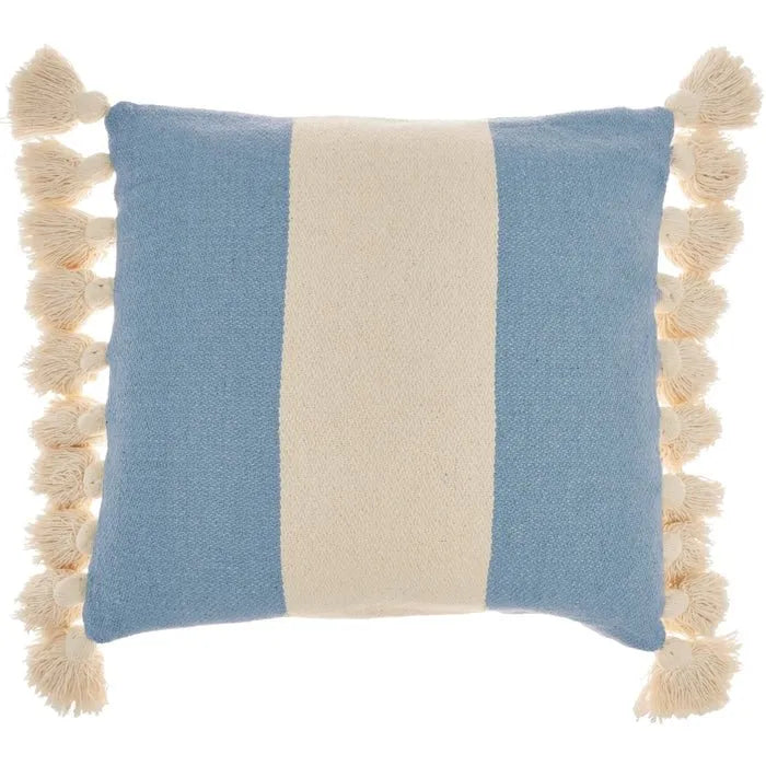 https://rugandhome.com/cdn/shop/products/lifestyle-cn951-ocean-pillow-445973_1200x.jpg?v=1703273957