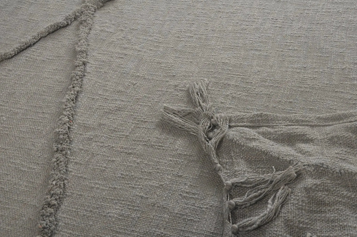 Light Gray Tufted LR80177 Throw Blanket