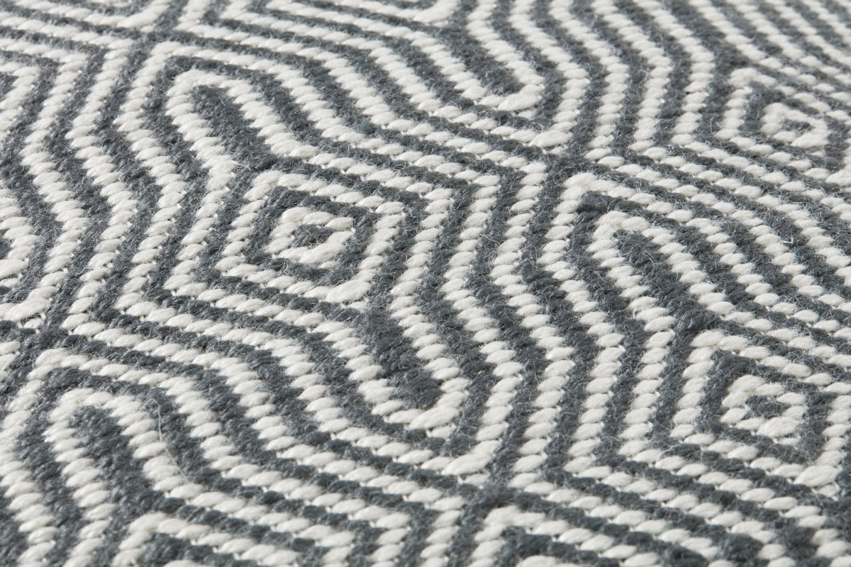 Loloi P0339 Charcoal/White Pillow