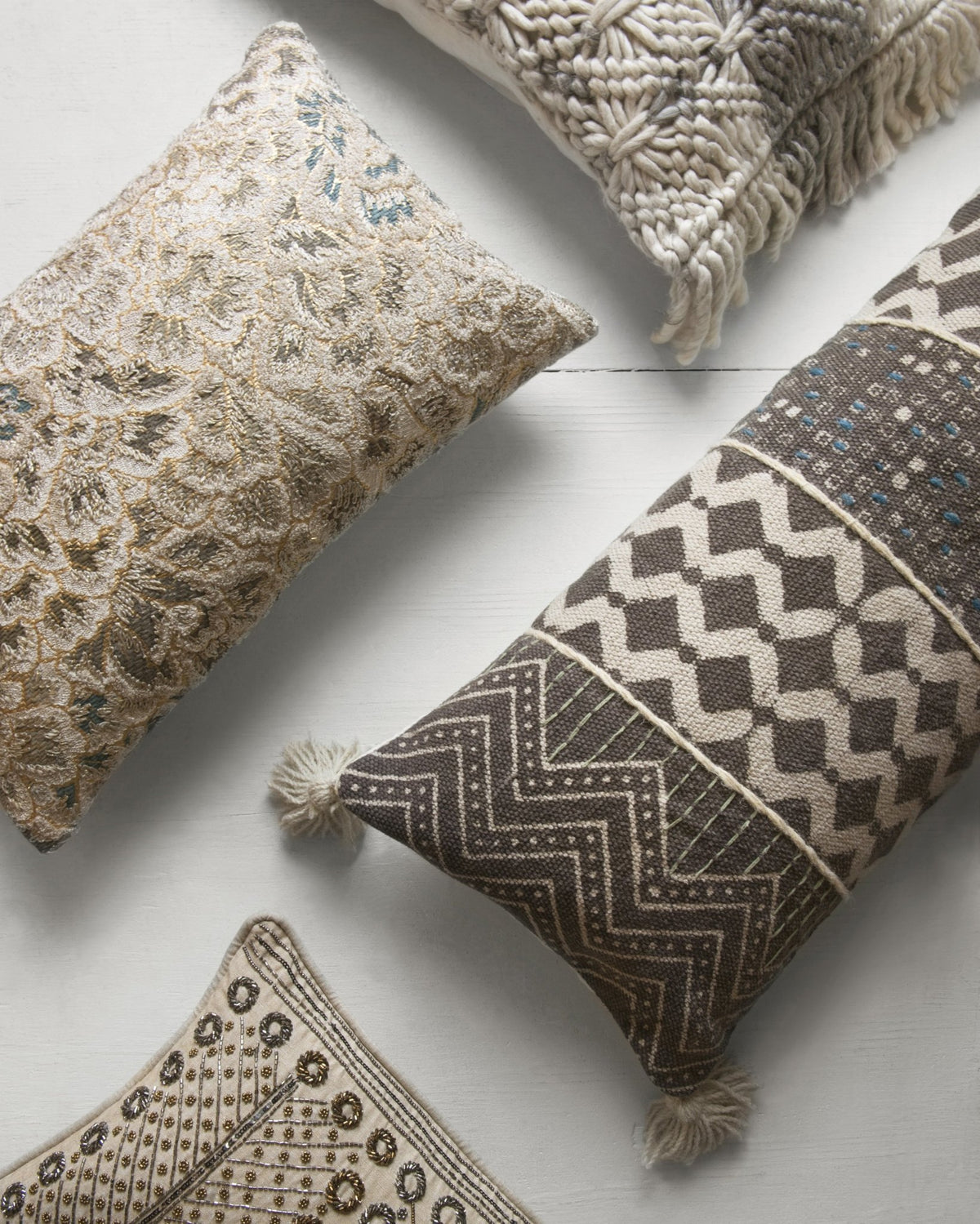 Loloi P0607 Grey/Multi Pillow