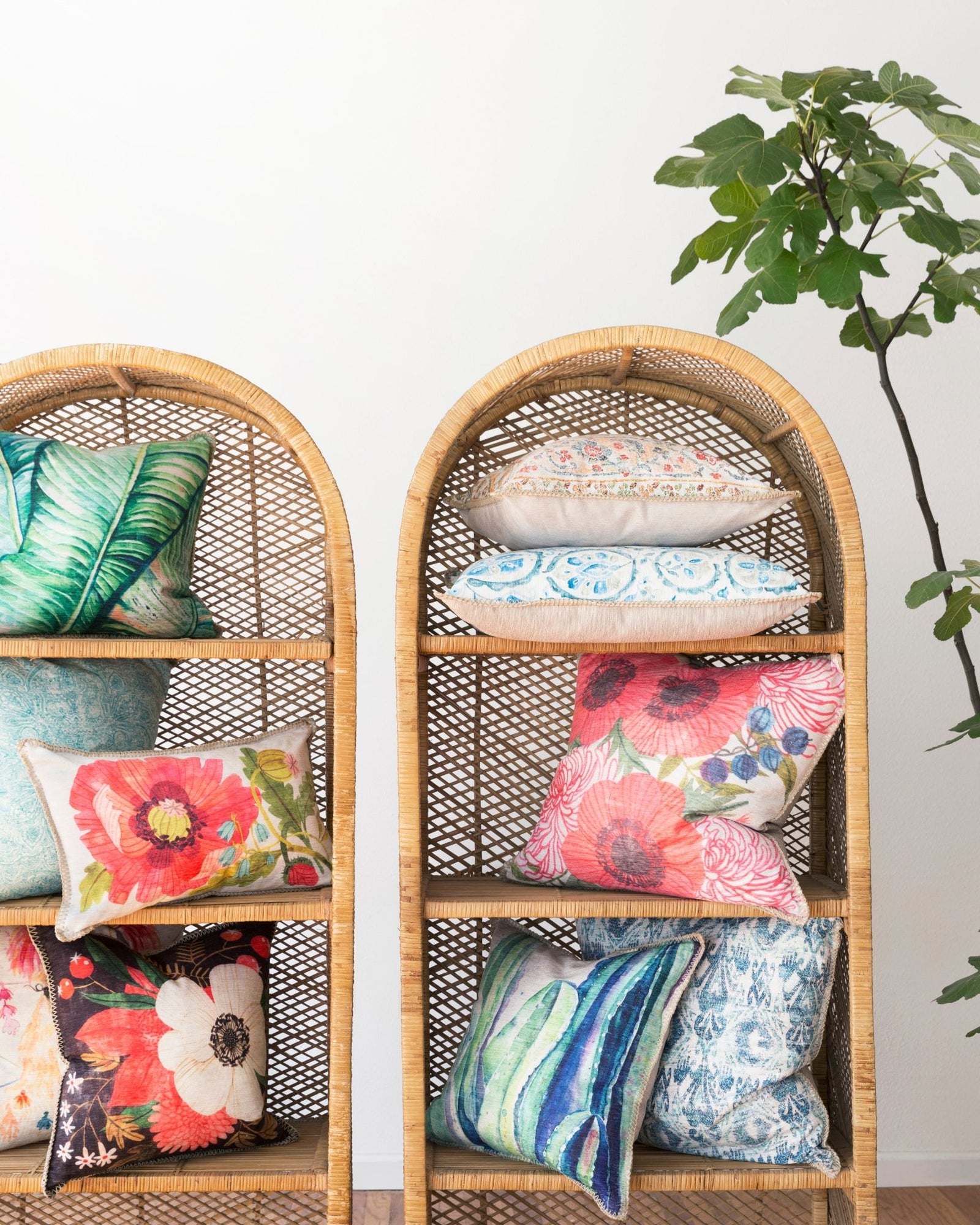 Loloi P0744 Multi Pillow