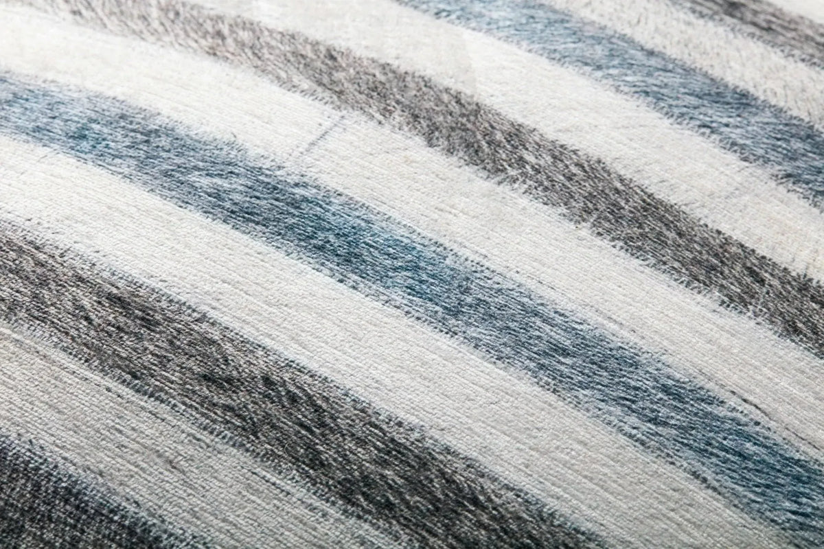 Loloi Pf0003 Ivory/Blue Pouf