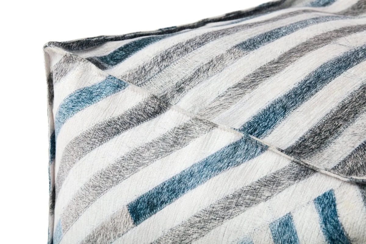 Loloi Pf0003 Ivory/Blue Pouf