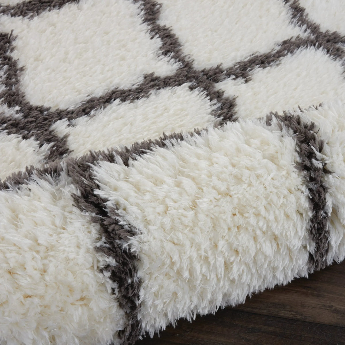 Luxe Shag LXS02 Ivory/Charcoal Rug - Rug & Home