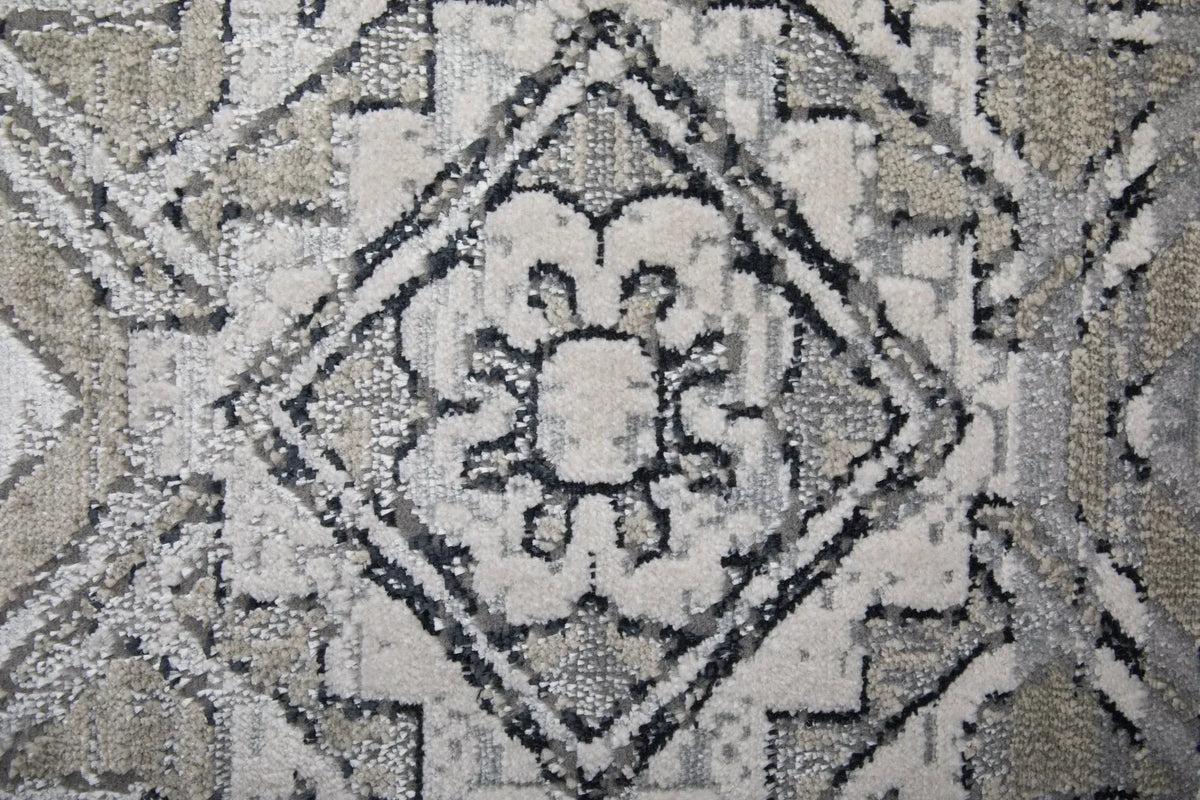 Macklaine MCK39LGF Ivory/Silver Rug