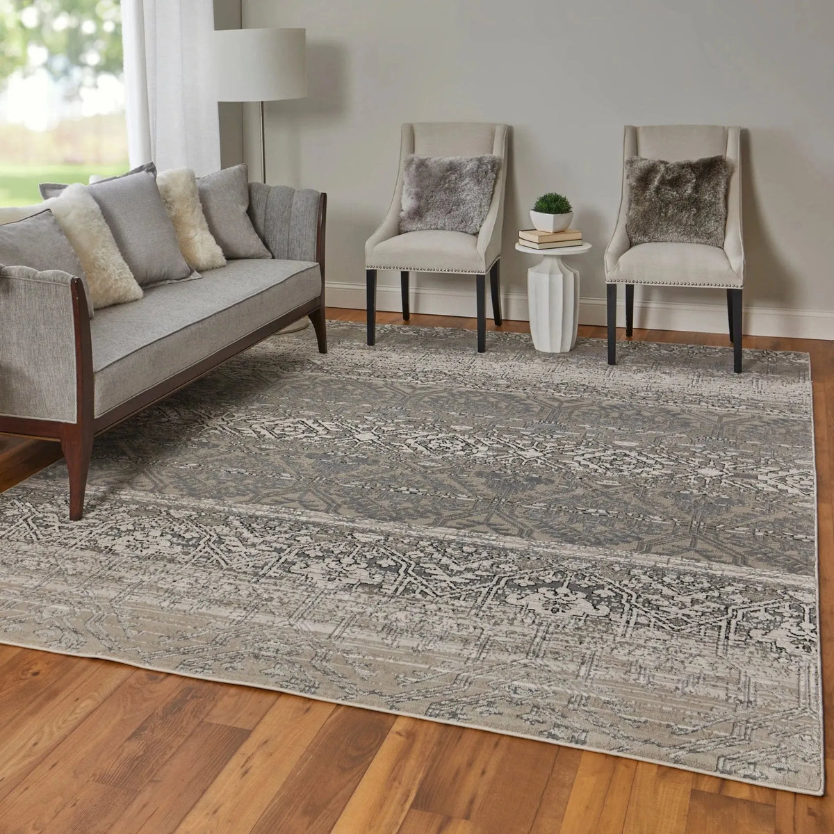 Macklaine MCK39LGF Ivory/Silver Rug