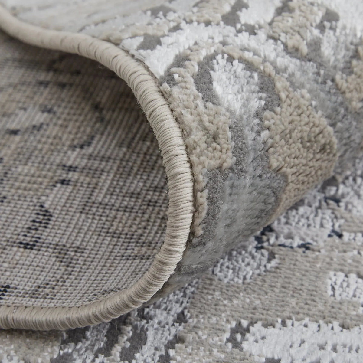 Macklaine MCK39LGF Ivory/Silver Rug