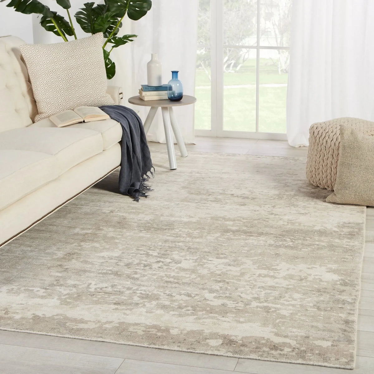 Malibu By Barclay Butera Mbb01 Retreat Light Gray/Ivory Rug