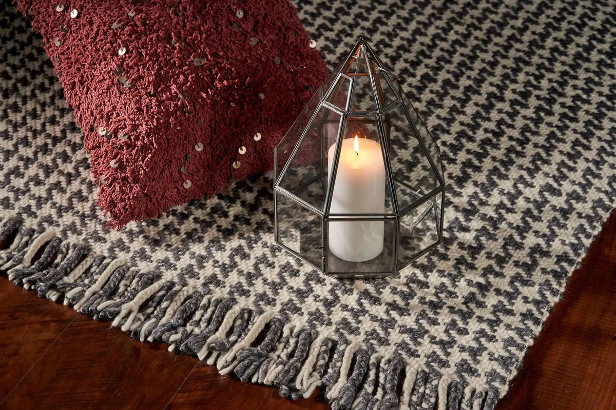 Maui 1342 Houndstooth Ivory Grey Rug