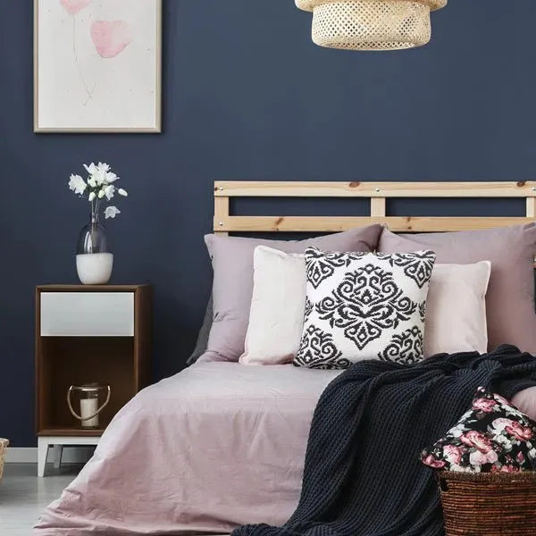 Modern Motif 07756BKT Black/White Pillow