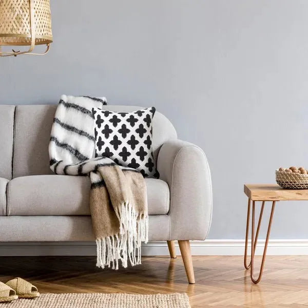 Modern Motif 07761BKT Black/White Pillow