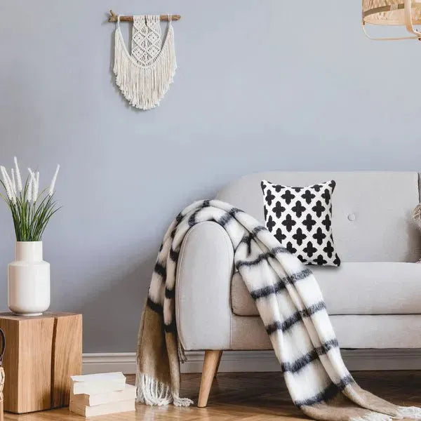 Modern Motif 07761BKT Black/White Pillow