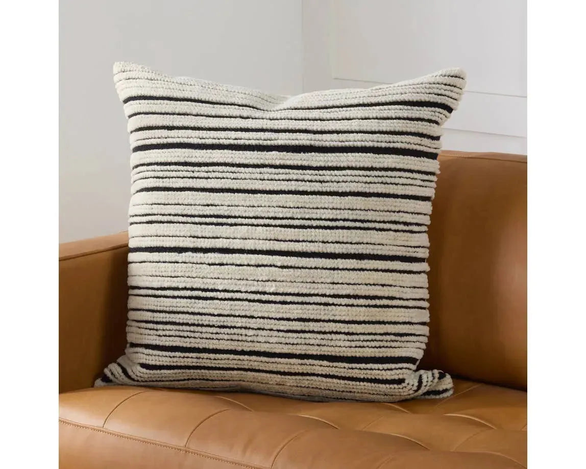 Montane MNT02 Black/Cream Pillow